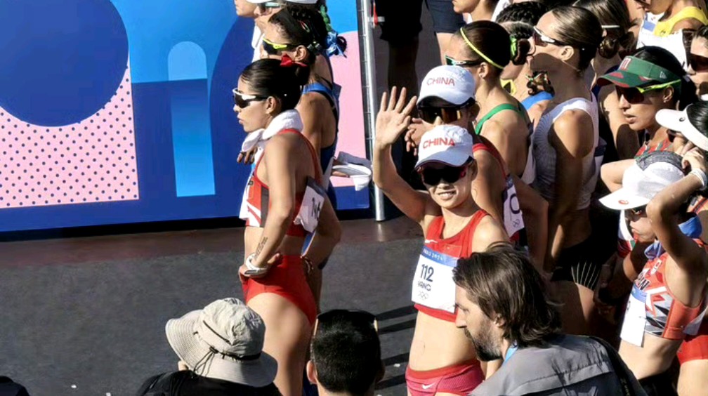 德国队轻取中国队，黄鸭组合高光表现的简单介绍