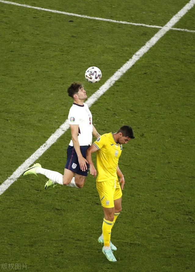 乌克兰碾压瑞典，凯恩点燃赛场