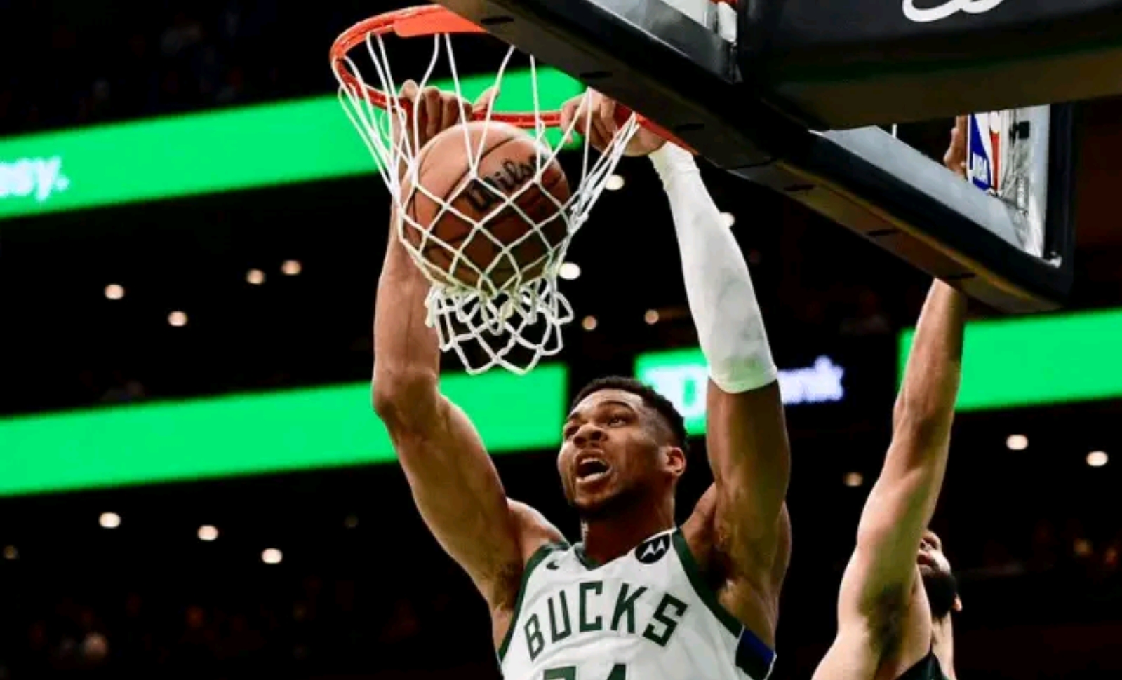 雄鹿翻盘步行者,哈登高光表现 雄鹿翻盘步行者,哈登高光表现