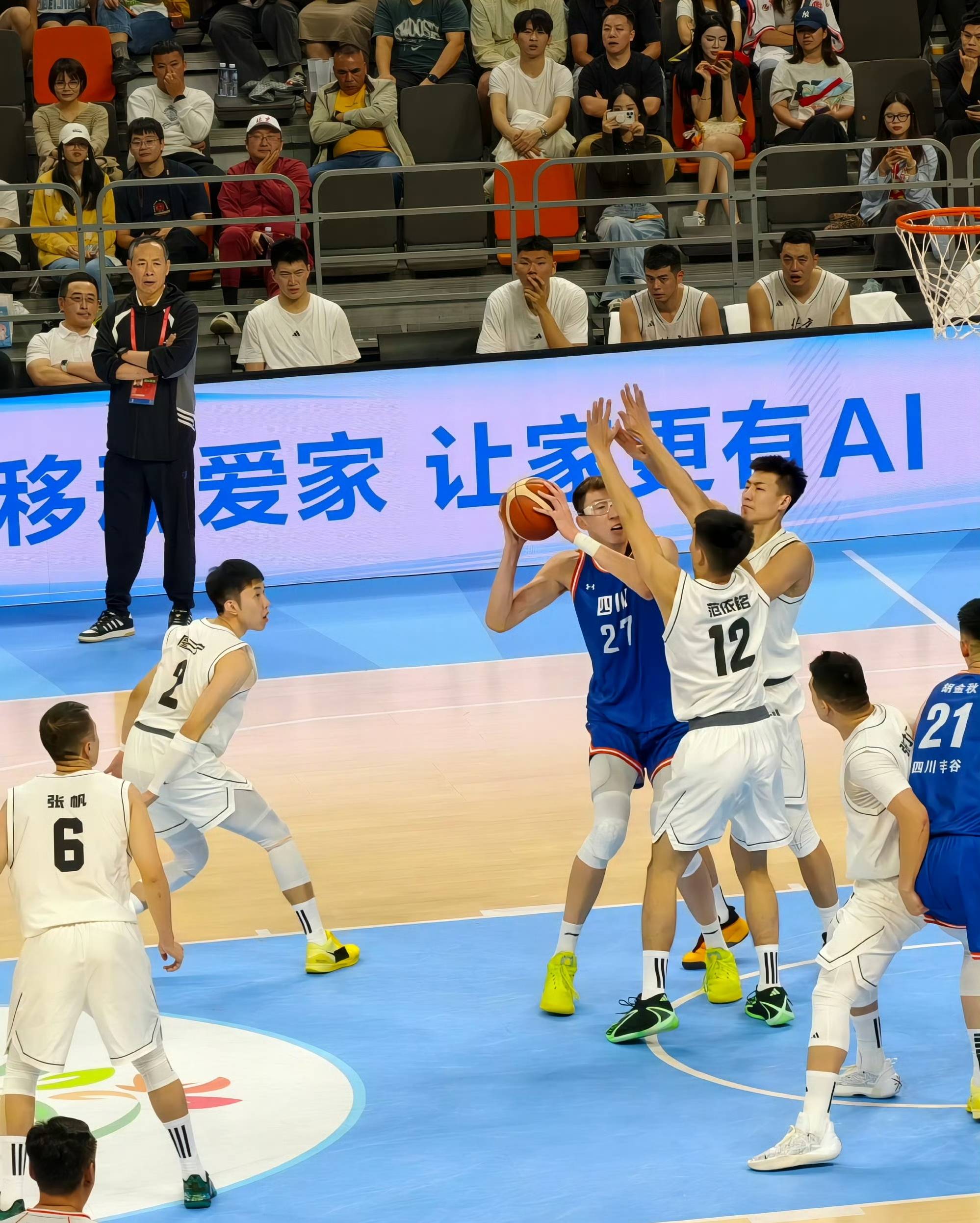 北京队横扫四川队,周琦带队取胜 北京队横扫四川队,周琦带队取胜