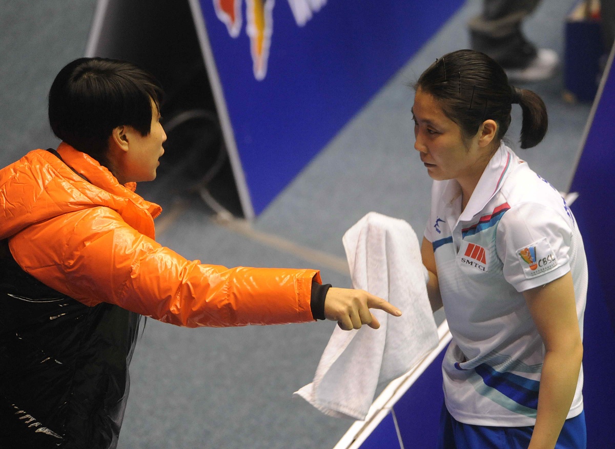 日本队力克中国队,陈雨菲统治全场 日本队力克中国队,陈雨菲统治全场