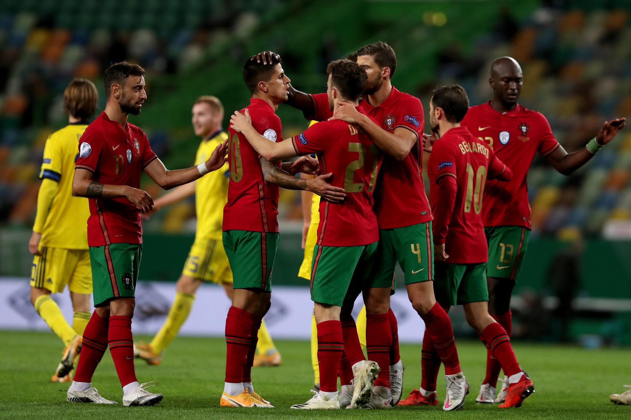 葡萄牙队完胜英格兰队，波尔带队取胜