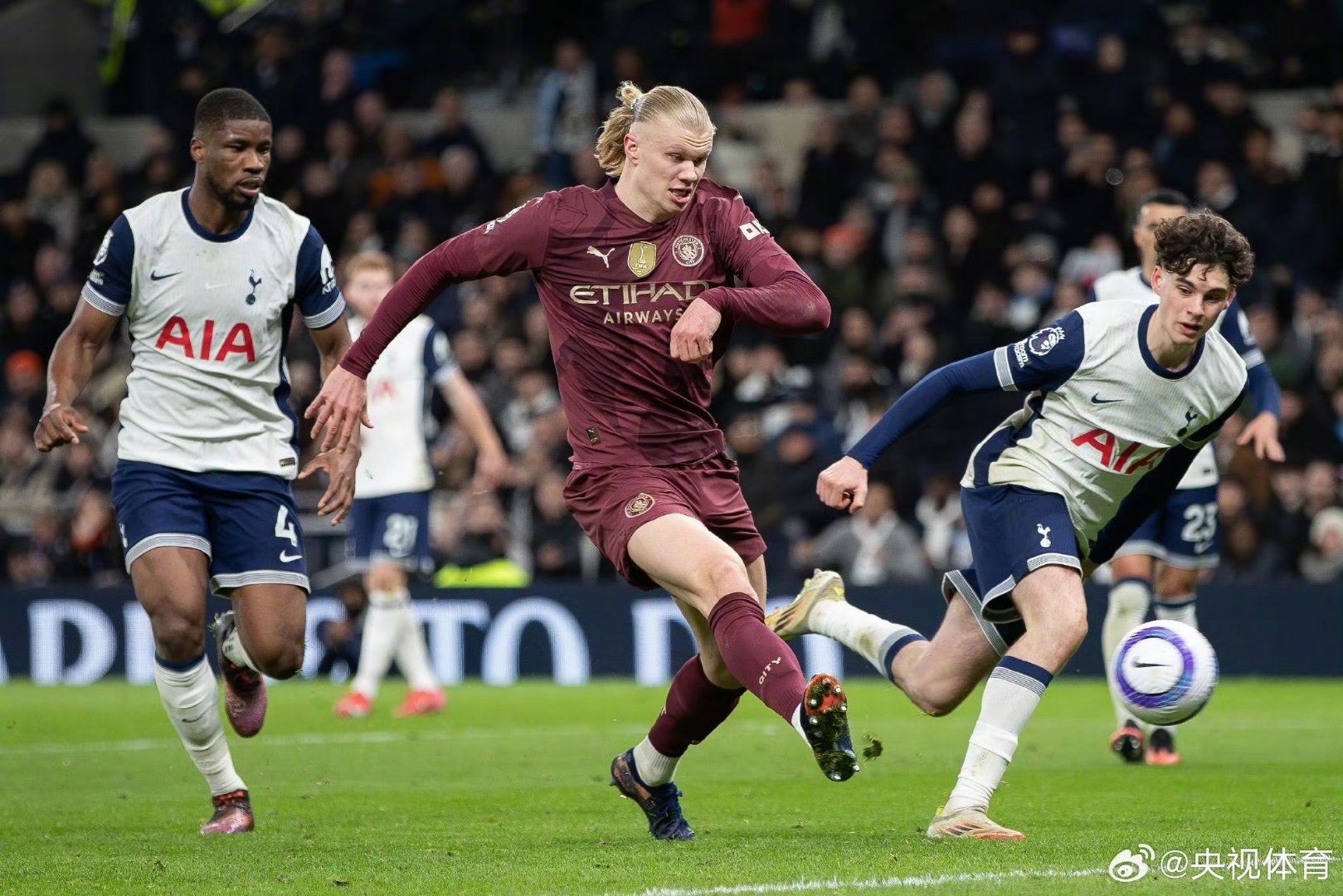 曼城横扫智利，格纳布里统治全场